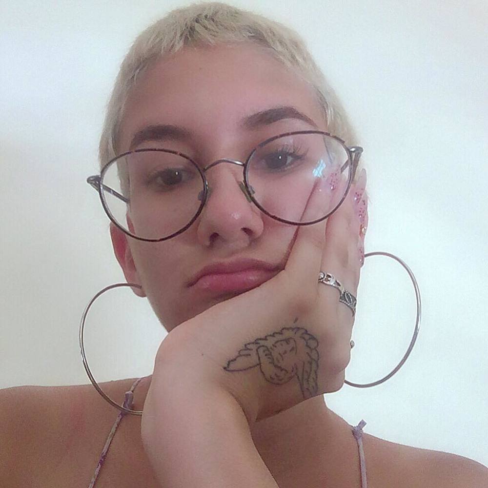 Meet your Posher, Stefania